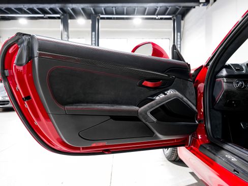 Used 2016 Porsche Cayman GT4 RWD image 22