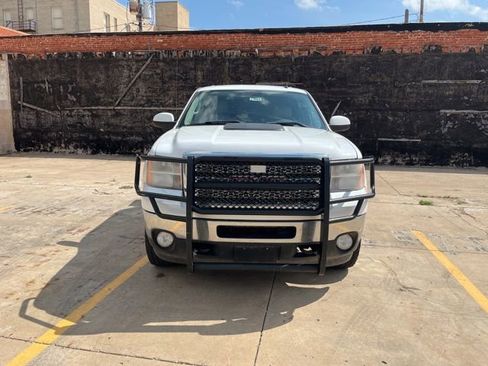 Used 2013 GMC Sierra 2500 SLT w/ Entertainment Package image 8