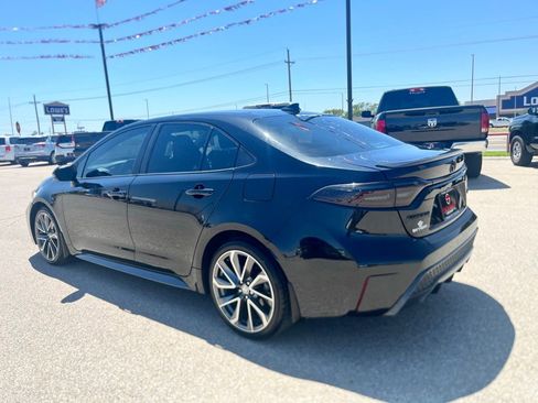 Used 2022 Toyota Corolla SE w/ SE Premium Package FWD image 4