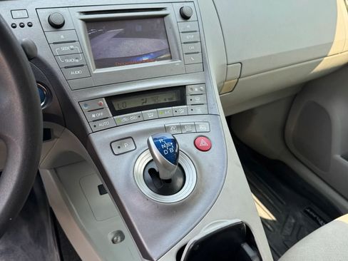 Used 2015 Toyota Prius Two FWD image 19
