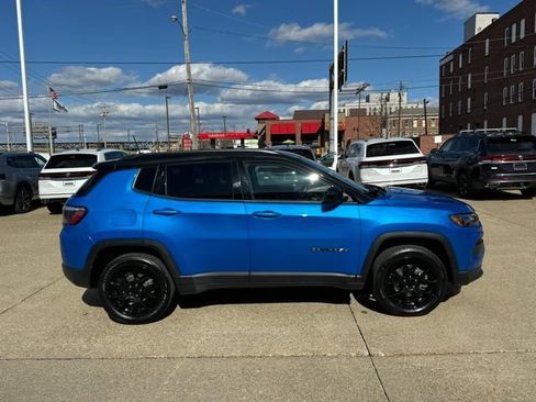 Used 2022 Jeep Compass Latitude w/ Convenience Group AWD/4WD image 7