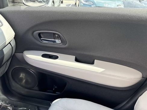 Certified 2022 Honda HR-V LX image 21