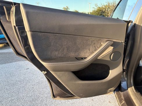 Used 2024 Tesla Model Y Long Range image 26