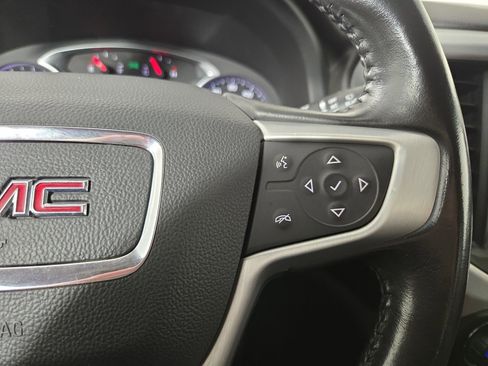 Used 2019 GMC Acadia SLE image 16