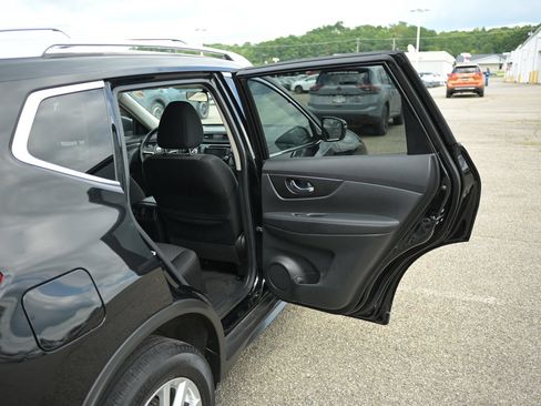 Used 2020 Nissan Rogue SV AWD/4WD image 38
