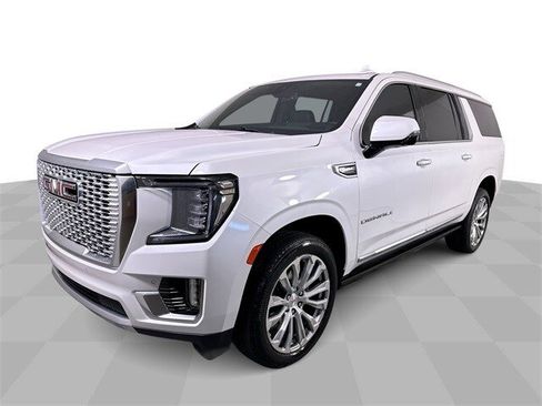 Used 2022 GMC Yukon XL Denali w/ Max Trailering Package image 4