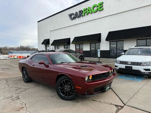 Used 2019 Dodge Challenger SXT w/ Plus Package image 1