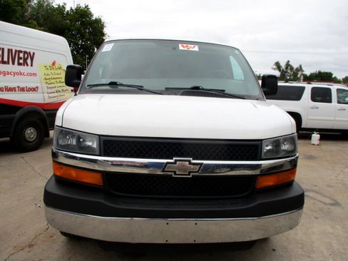 Used 2013 Chevrolet Express 2500 image 2