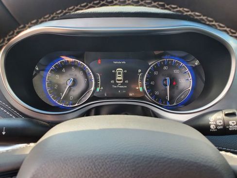 New 2026 Chrysler Pacifica Limited w/ S Appearance Package image 9