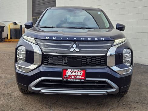 New 2026 Mitsubishi Outlander SE image 2