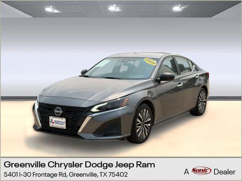 Used 2025 Nissan Altima 2.5 SV FWD image 1