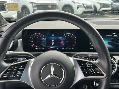 Used 2025 Mercedes-Benz CLA 250 image 17