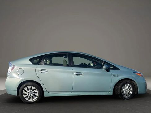 Used 2015 Toyota Prius Prime Plug-In Hybrid FWD image 4