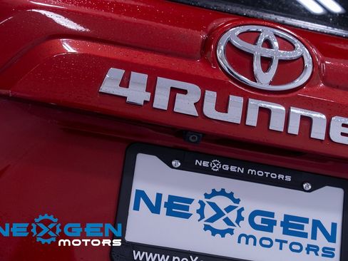 Used 2018 Toyota 4Runner SR5 Premium image 35