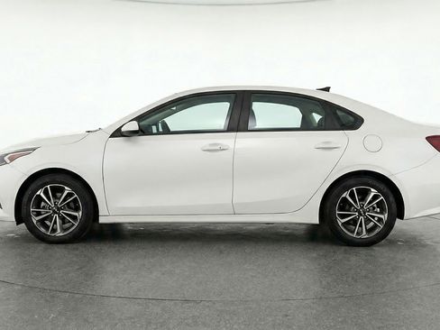 Used 2024 Kia Forte LXS image 5