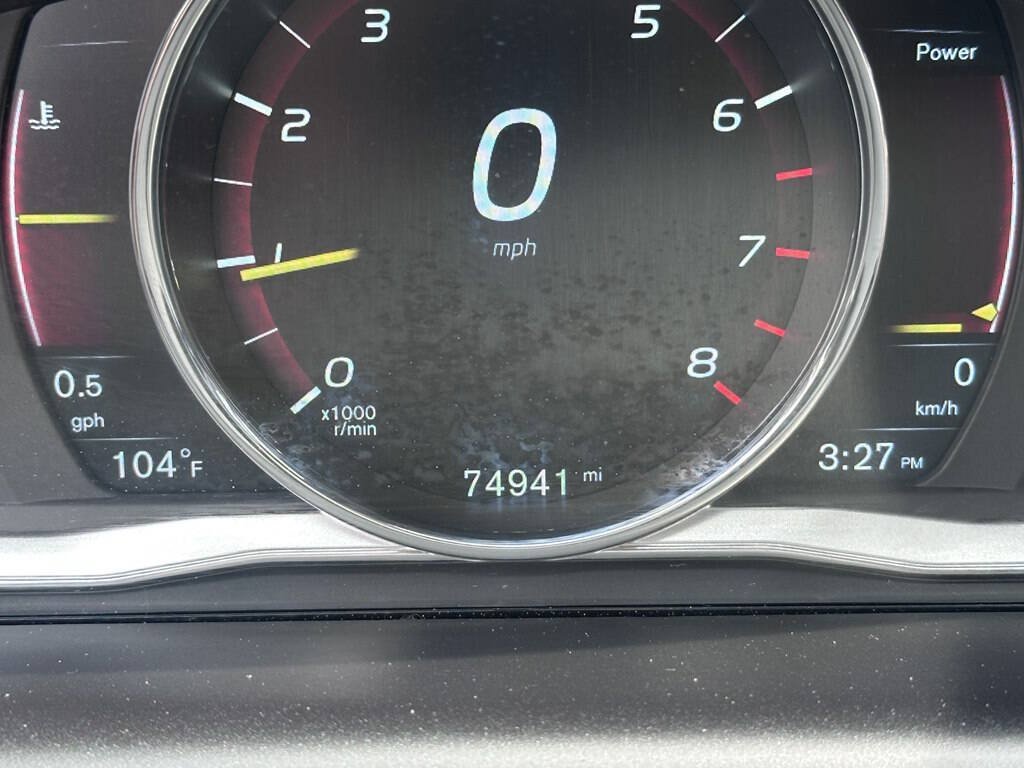 Used 2015 Volvo XC60 T5 Premier w/ Proximity Package FWD image 17