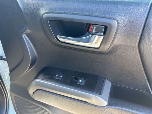 Certified 2023 Toyota Tacoma TRD Off-Road w/ Technology Package image 10