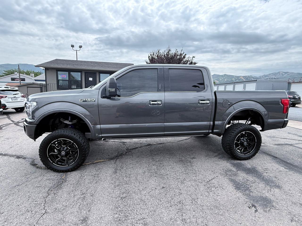 Used 2018 Ford F150 Platinum w/ Equipment Group 701A Luxury AWD/4WD image 2