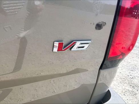 Used 2022 Chevrolet Colorado Z71 AWD/4WD image 14