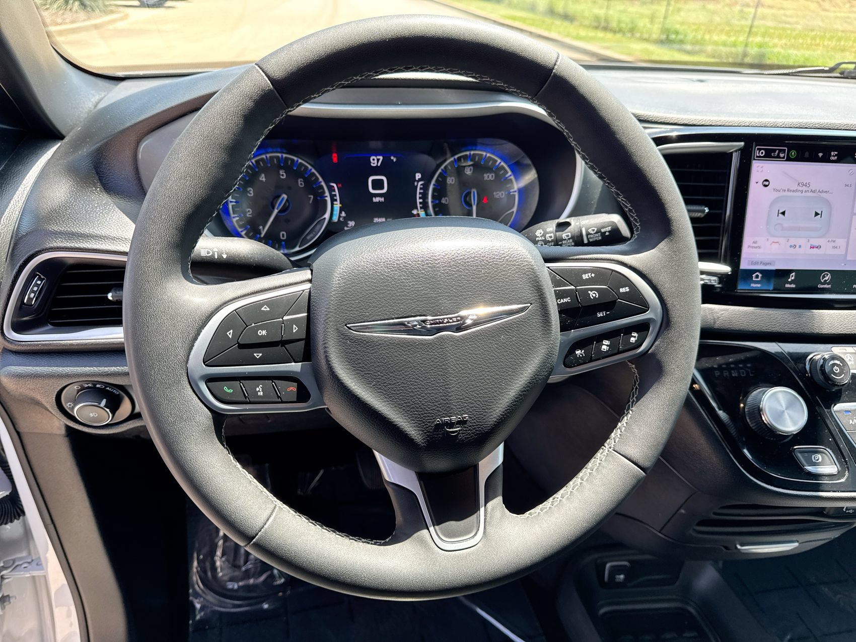 Used 2025 Chrysler Pacifica Select FWD image 14