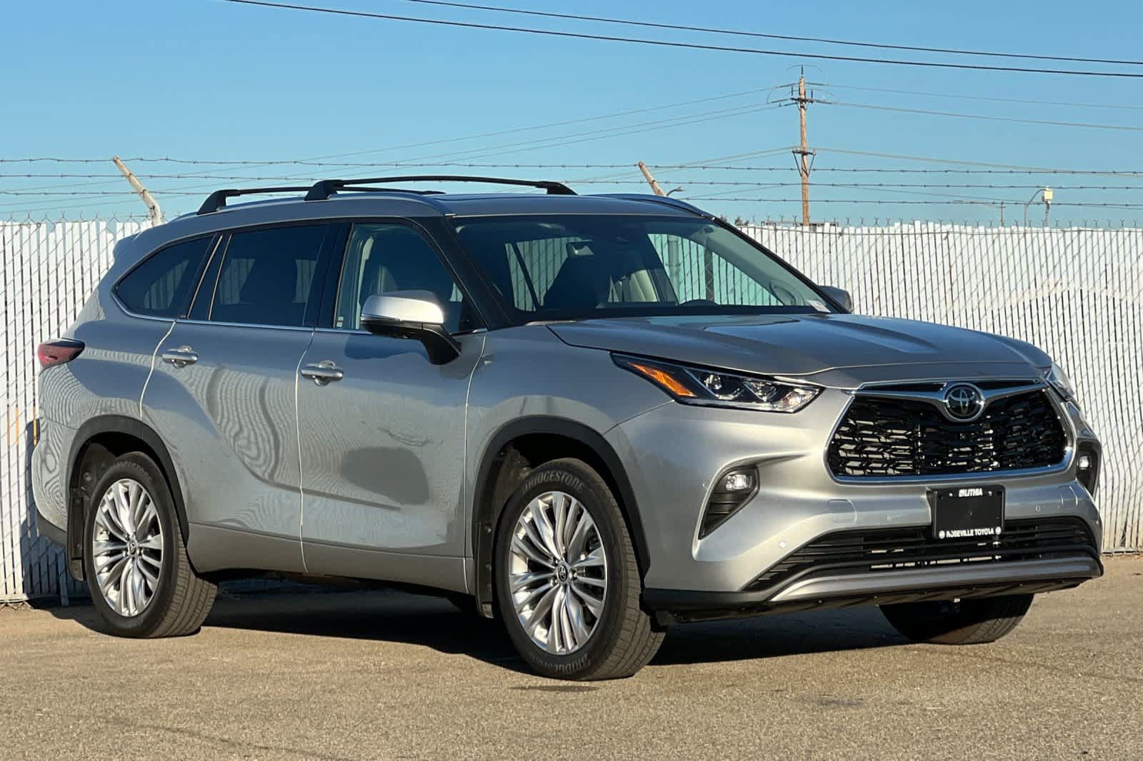 Used 2025 Toyota Highlander Platinum AWD/4WD image 7