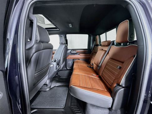New 2026 GMC Sierra 3500 Denali Ultimate AWD/4WD image 19