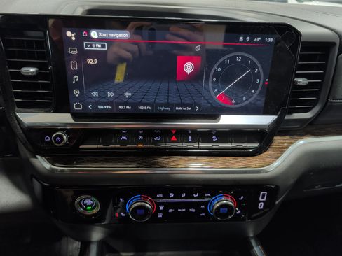 Used 2023 GMC Sierra 1500 Elevation image 10