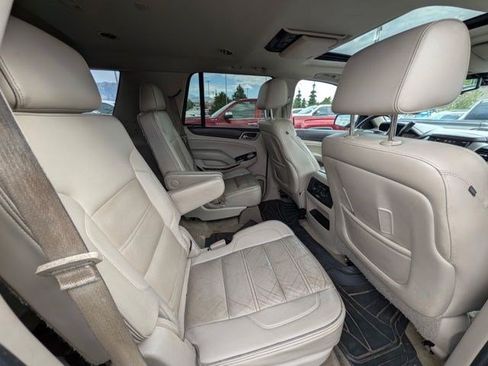 Used 2015 GMC Yukon Denali w/ Premium Package AWD/4WD image 9
