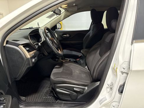 Used 2015 Jeep Cherokee Latitude w/ Cold Weather Group image 20