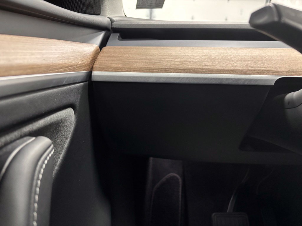 Used 2024 Tesla Model Y Long Range AWD/4WD image 17