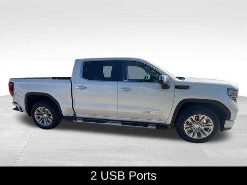 Used 2023 GMC Sierra 1500 Denali w/ Technology Package AWD/4WD image 10