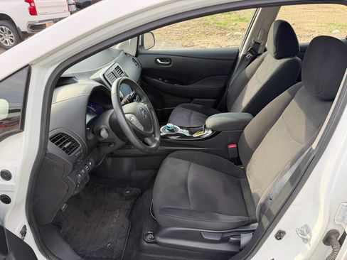 Used 2016 Nissan Leaf SV FWD image 11
