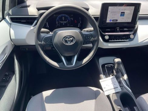 Used 2026 Toyota Corolla SE FWD image 11