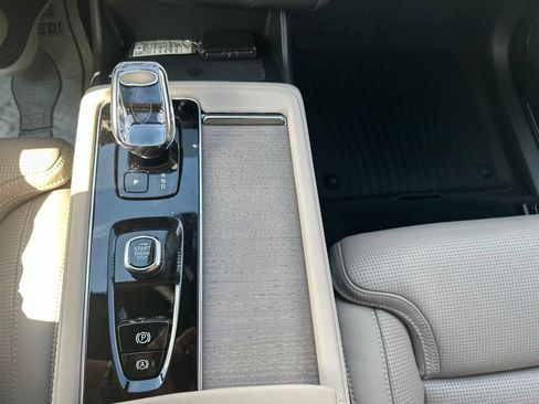 New 2026 Volvo XC90 B6 Ultra w/ Protection Package AWD/4WD image 32