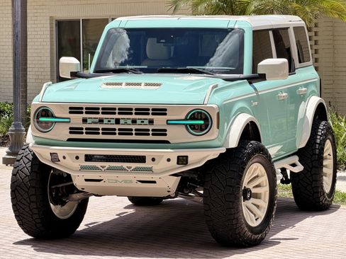 Used 2025 Ford Bronco Outer Banks AWD/4WD image 3