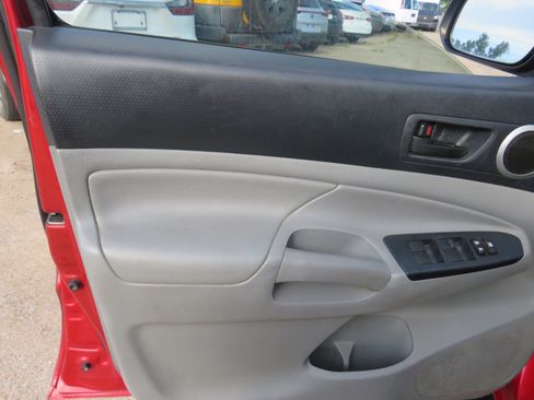 Used 2015 Toyota Tacoma Double Cab V6 6MT 4WD w/ TRD Off-Road Package image 9