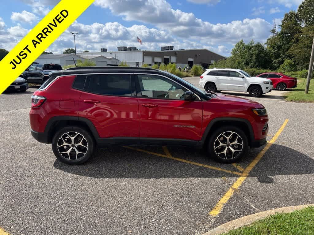Used 2025 Jeep Compass Limited AWD/4WD image 6