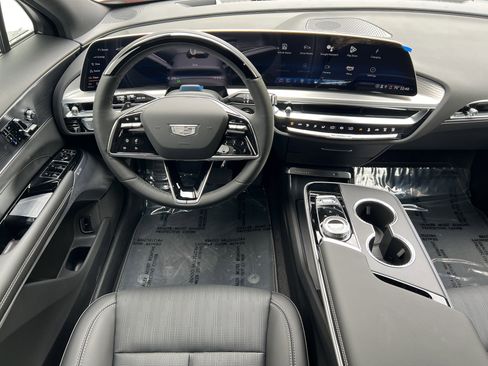 New 2025 Cadillac Lyriq Luxury image 34
