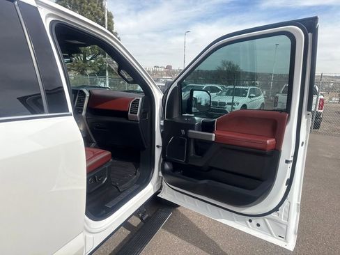 Certified 2019 Ford F150 Platinum w/ Equipment Group 701A Luxury image 25