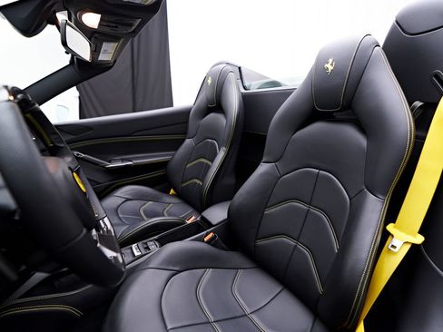 Used 2019 Ferrari 488 Spider RWD image 57