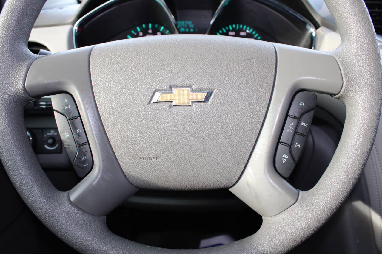 Used 2017 Chevrolet Traverse LS AWD/4WD image 29