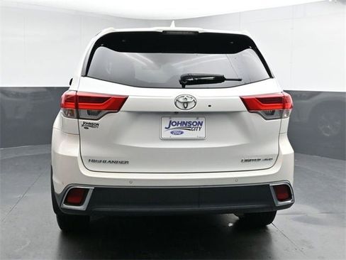 Used 2017 Toyota Highlander Limited image 13