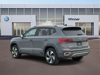 Used 2024 Volkswagen Taos SE w/ Panoramic Sunroof Package video 2