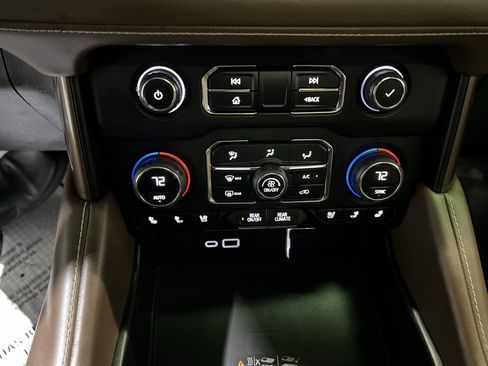 Certified 2023 Chevrolet Tahoe High Country w/ Premium Package image 22