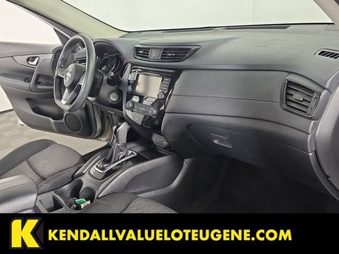 Used 2018 Nissan Rogue S AWD/4WD image 25