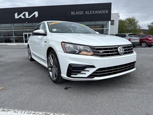 Used 2017 Volkswagen Passat 1.8T R-Line FWD image 1
