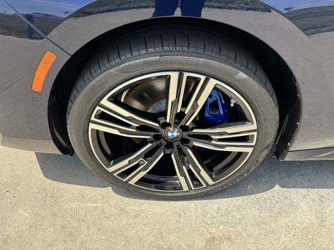 Used 2023 BMW i7 xDrive60 w/ Executive Package 2 AWD/4WD image 13