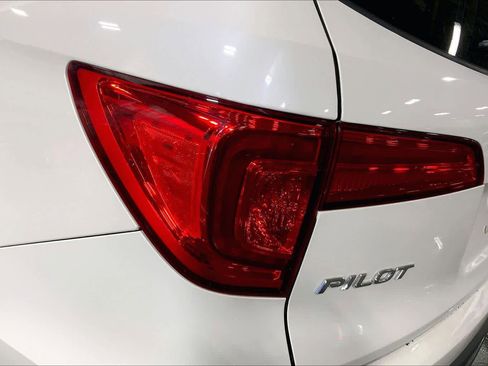 Used 2018 Honda Pilot Elite image 28