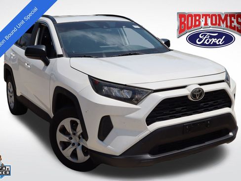 Used 2019 Toyota RAV4 LE FWD image 1