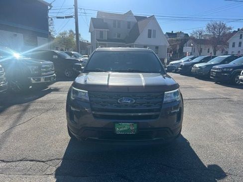 Used 2019 Ford Explorer XLT w/ Equipment Group 202A AWD/4WD image 3
